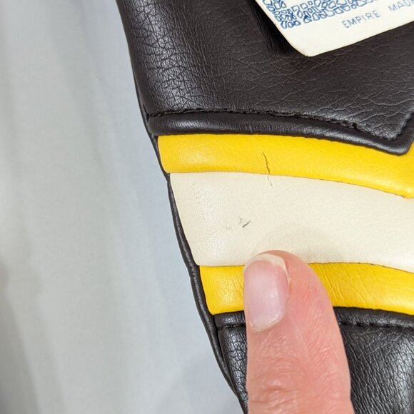 NOS vintage PVC gloves, 1970 style / 1980s ladies gloves Empire Made Hong Kong - Picture 3 of 12